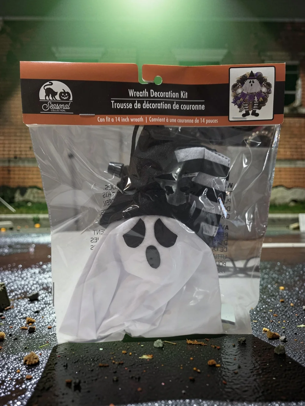 Kids White & Black Ghost Wreath Decoration Kit